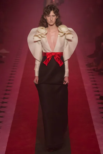 Look 74